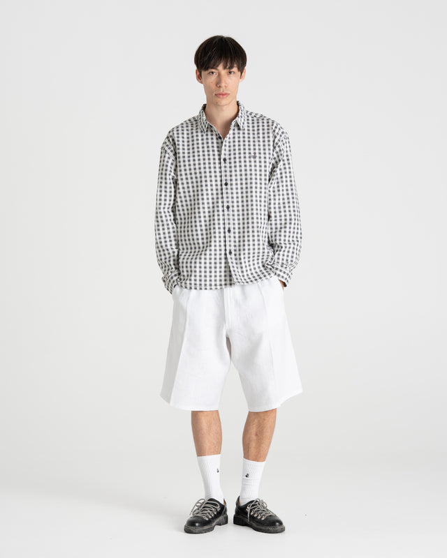 Pleated Baggy shorts White