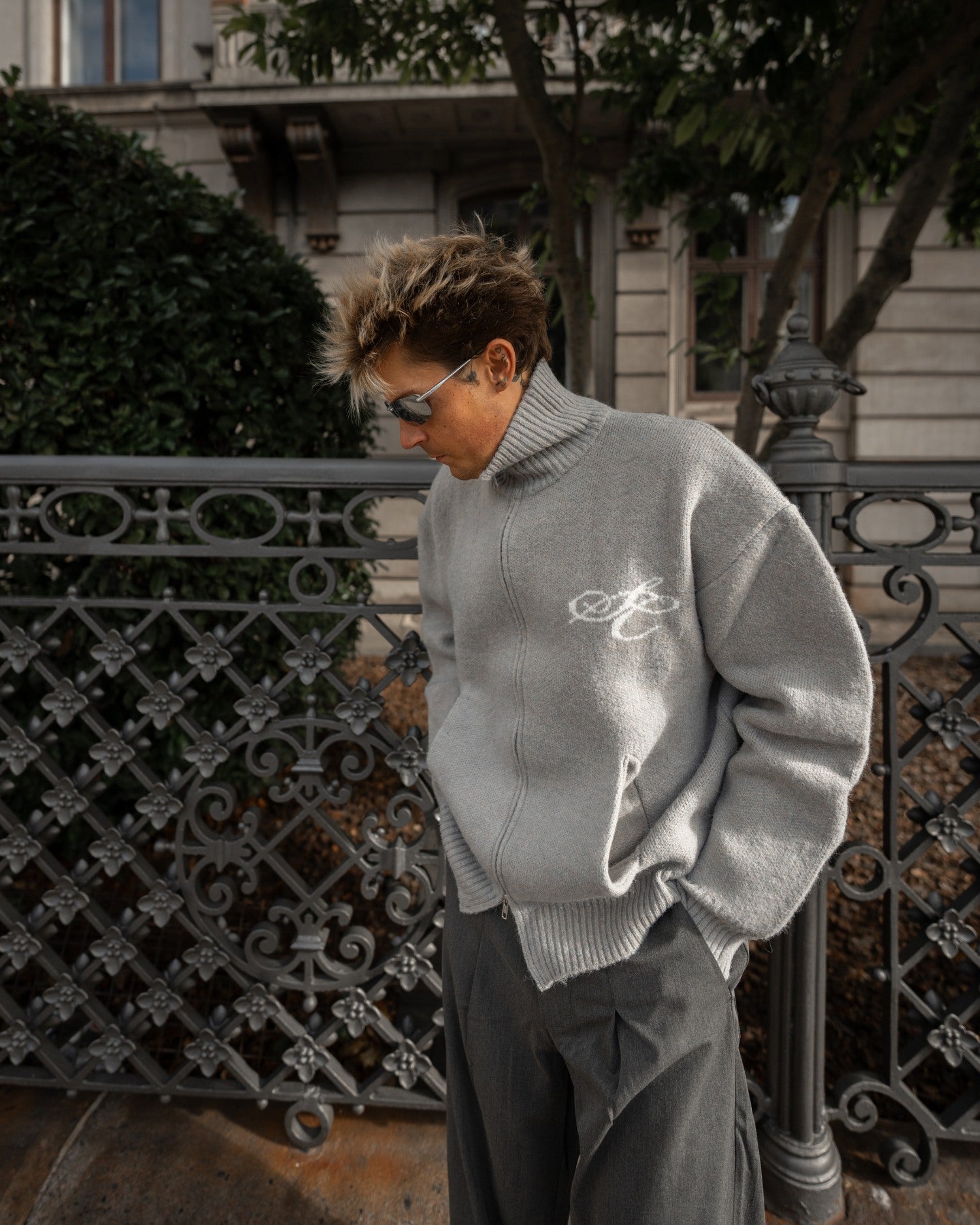 Full-zip sweater light gray