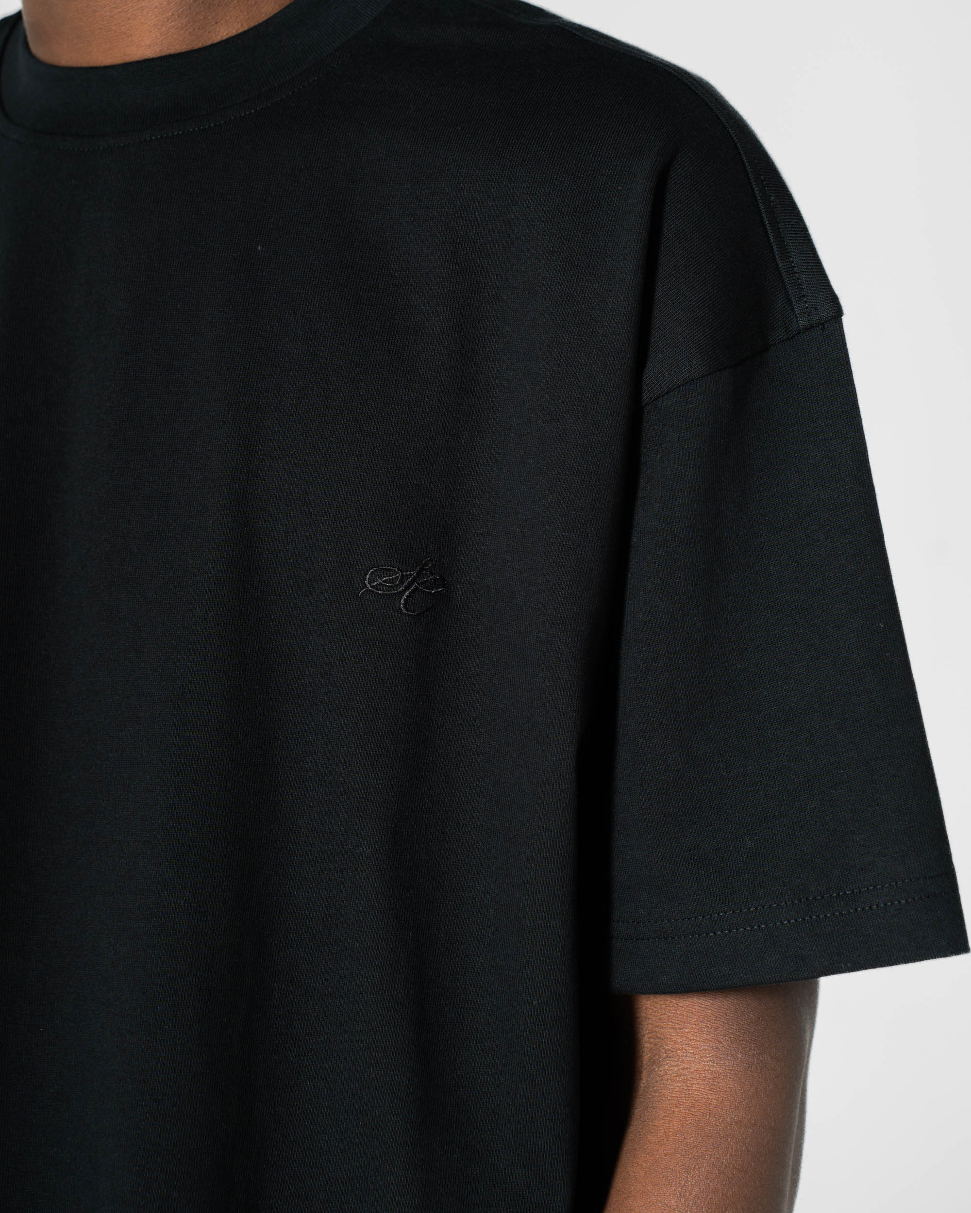 FREE T-SHIRT BLACK