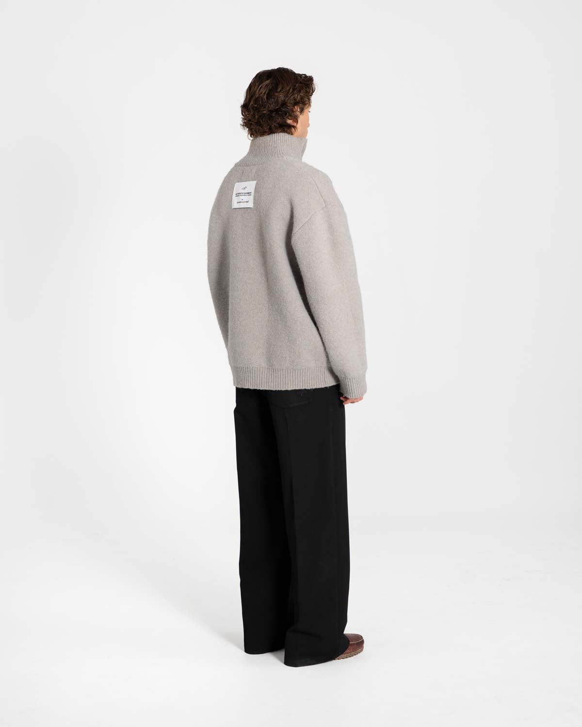 Full-zip sweater light gray