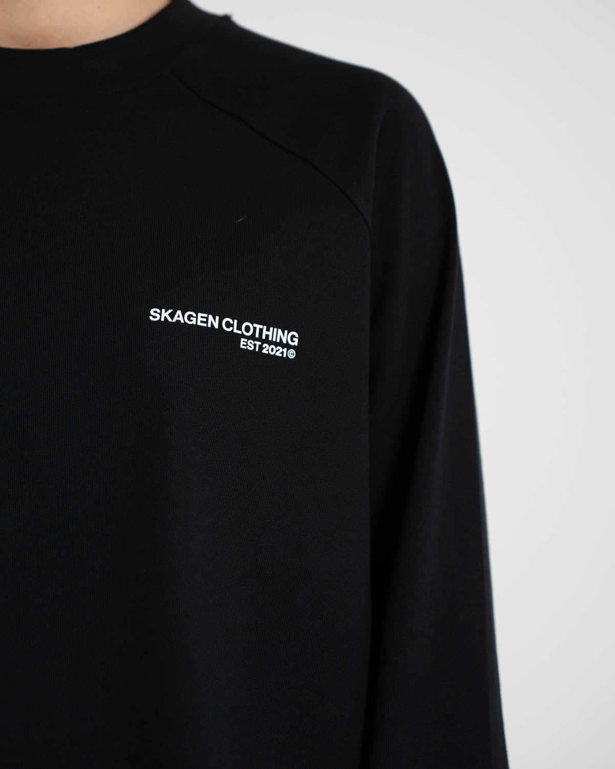 Everyday Essential Raglan Longsleeve Black dame