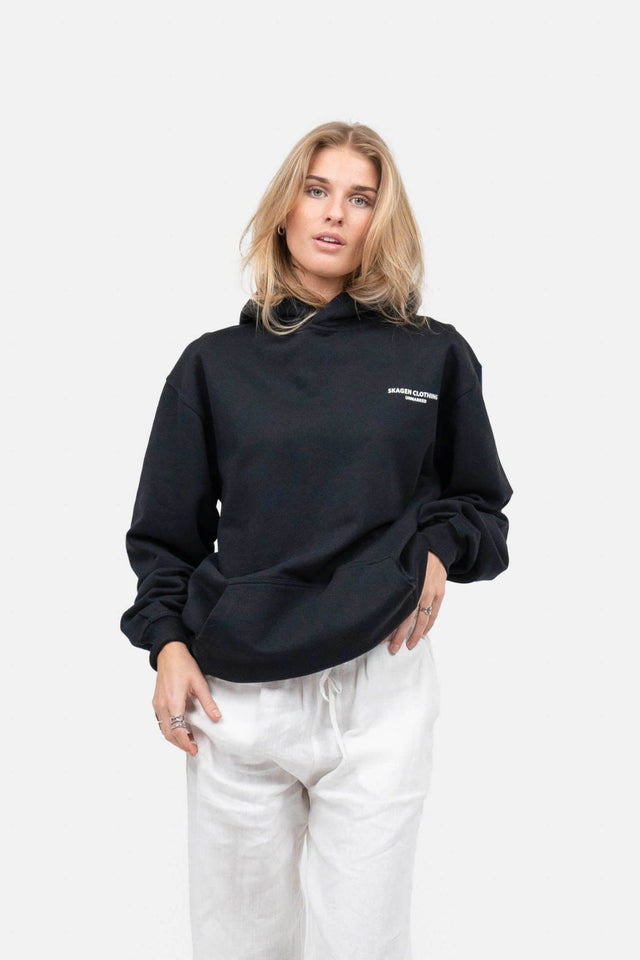 UNMARKED Hoodie Sort |  Skagen-clothing.dk